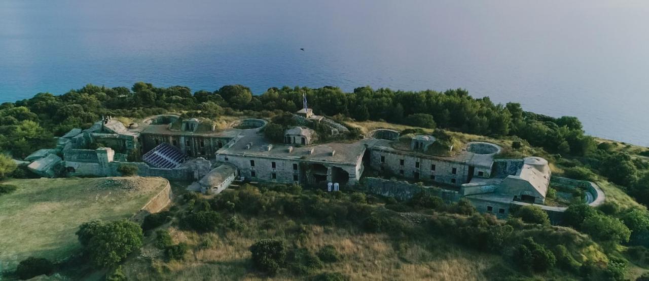 Apartments Sara Бале Екстериор снимка