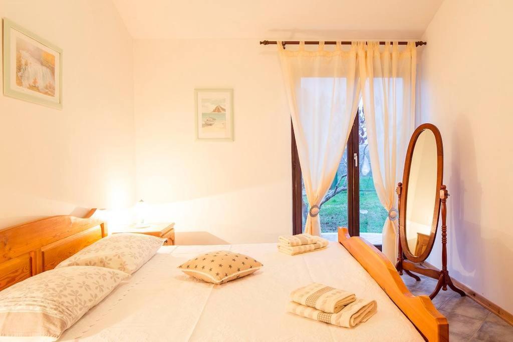 Apartments Sara Бале Екстериор снимка